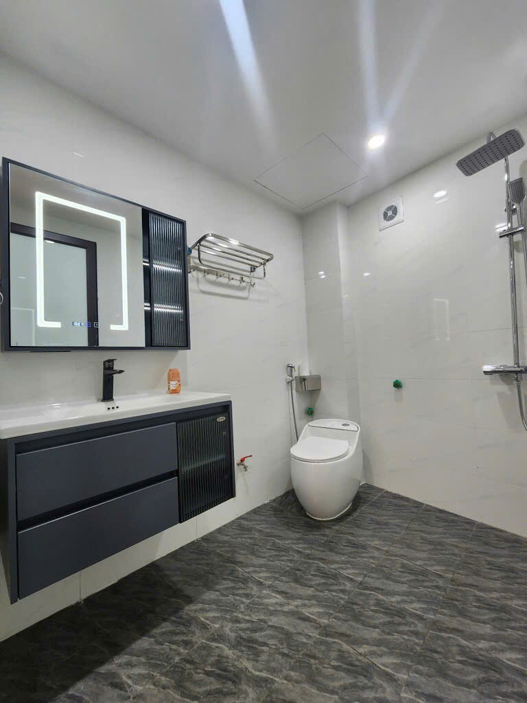 Bán nhà phố Thái Hà, ô tô đỗ, sổ đỏ chính chủ, ở ngay, 56 m2, giá nhỉnh 13.5 tỷ